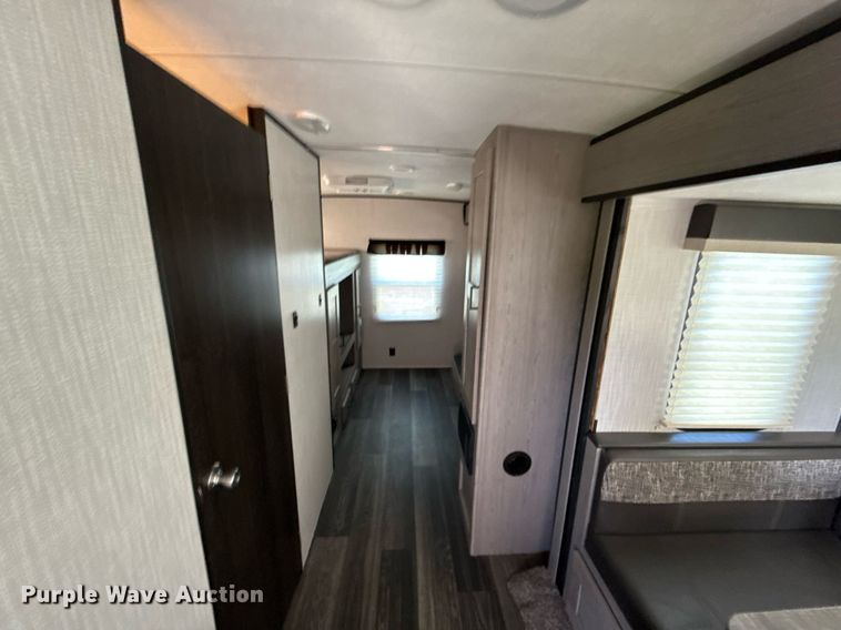 image for item DW5145 2021 Mallard Coach  M32 camper