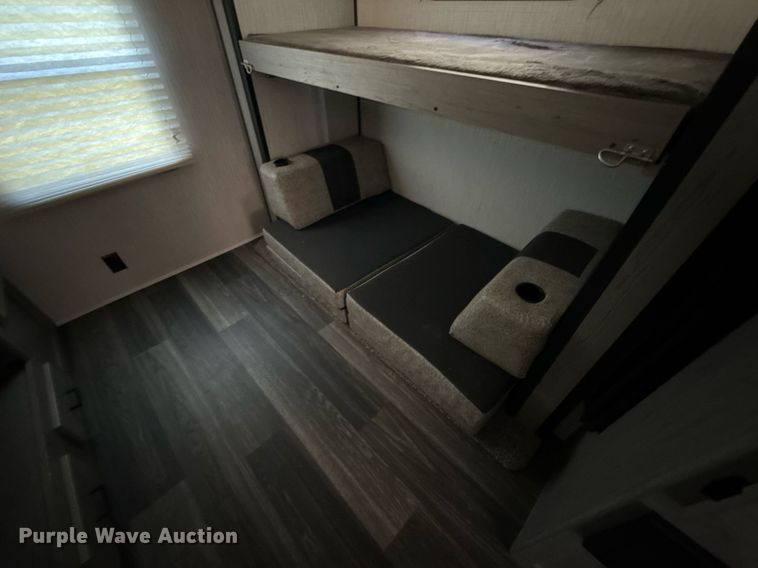 image for item DW5145 2021 Mallard Coach  M32 camper