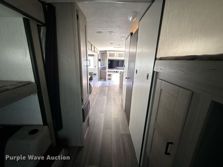 image for item DW5145 2021 Mallard Coach  M32 camper