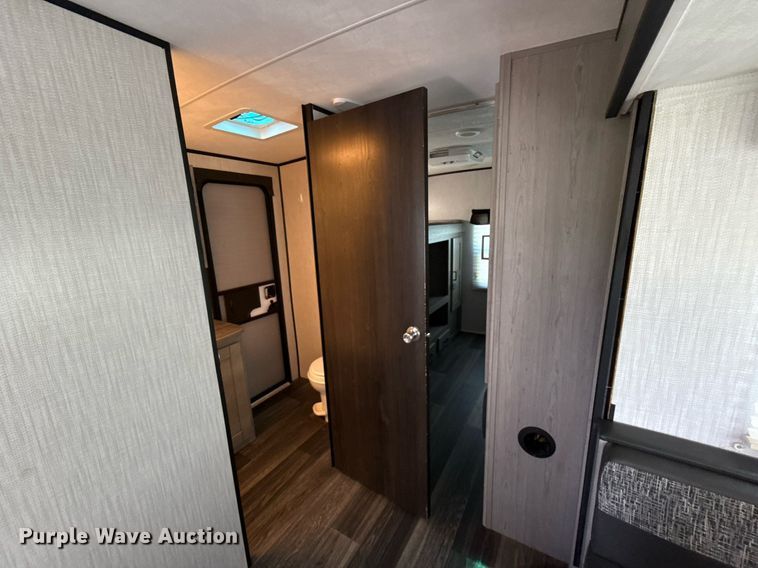 image for item DW5145 2021 Mallard Coach  M32 camper