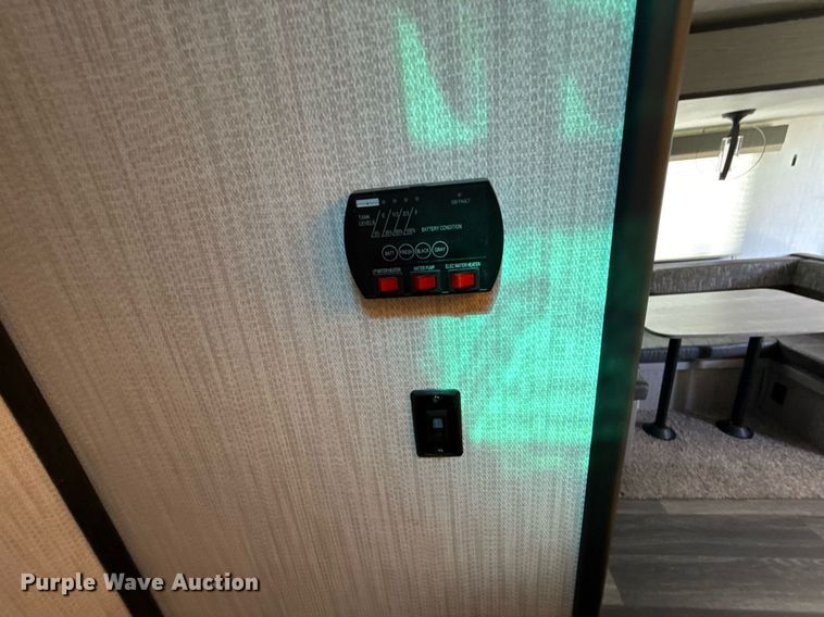 image for item DW5145 2021 Mallard Coach  M32 camper