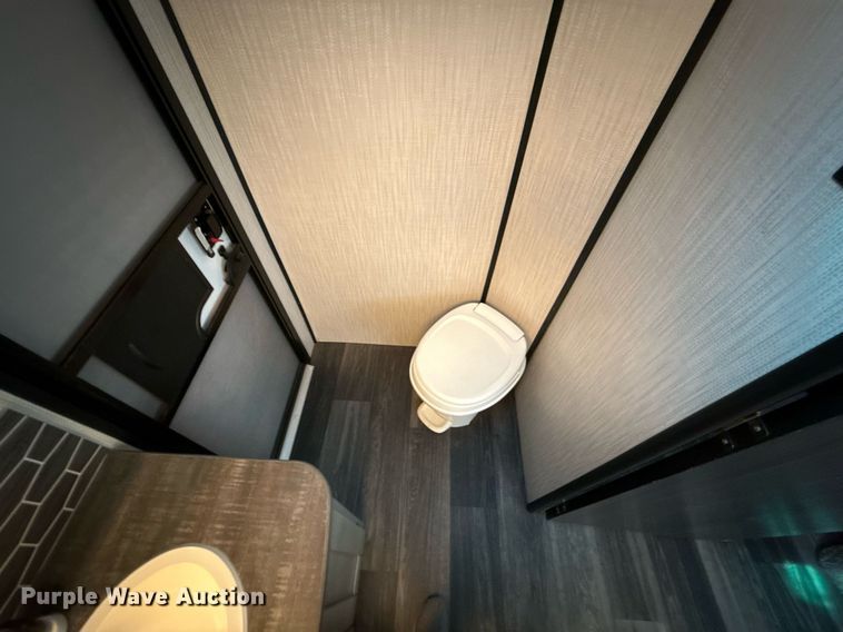 image for item DW5145 2021 Mallard Coach  M32 camper