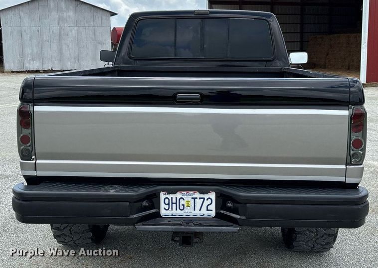 image for item DW7183 1988 Ford F150 XLT pickup truck