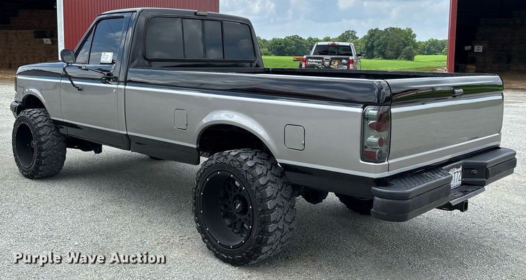 image for item DW7183 1988 Ford F150 XLT pickup truck