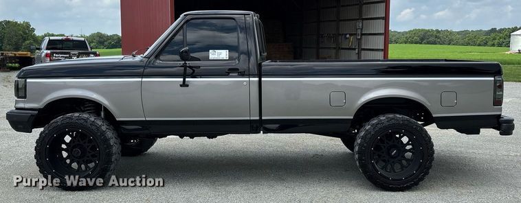 image for item DW7183 1988 Ford F150 XLT pickup truck