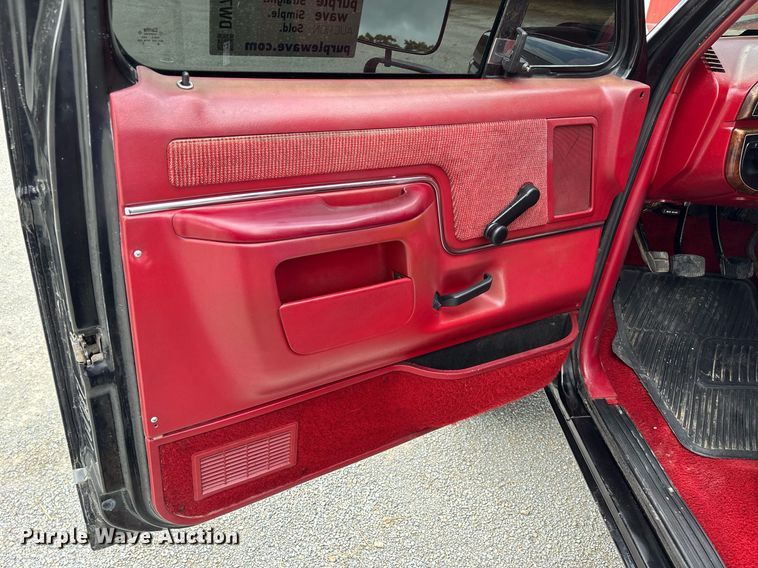 image for item DW7183 1988 Ford F150 XLT pickup truck