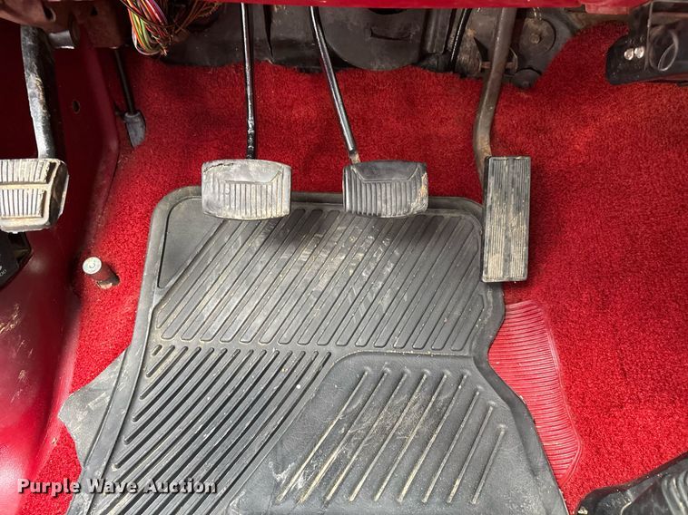 image for item DW7183 1988 Ford F150 XLT pickup truck