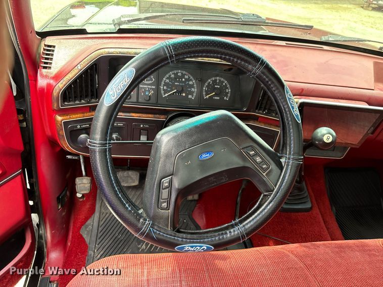 image for item DW7183 1988 Ford F150 XLT pickup truck