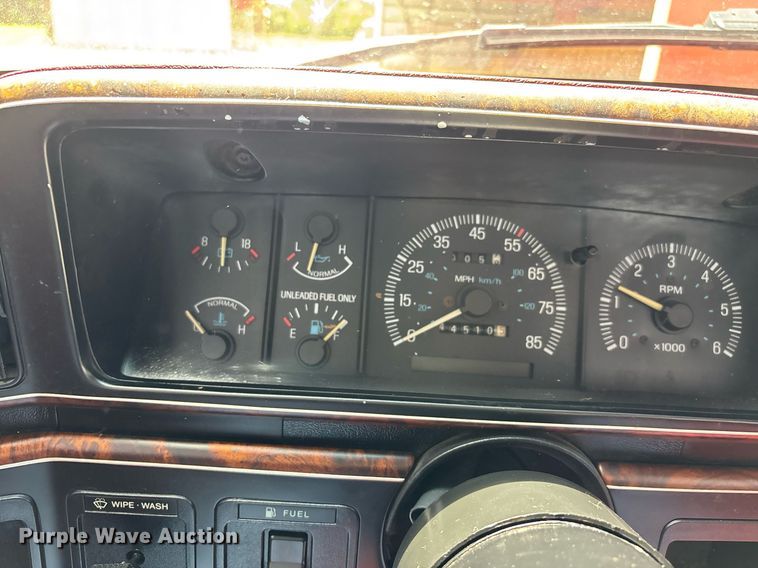 image for item DW7183 1988 Ford F150 XLT pickup truck