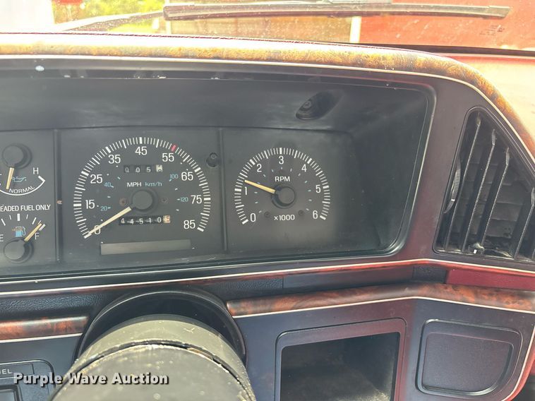 image for item DW7183 1988 Ford F150 XLT pickup truck