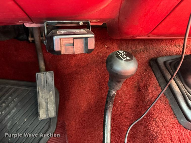 image for item DW7183 1988 Ford F150 XLT pickup truck