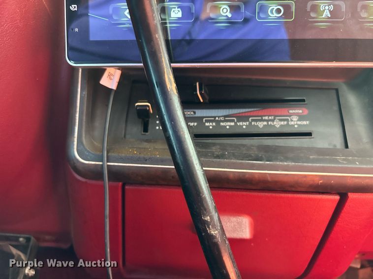 image for item DW7183 1988 Ford F150 XLT pickup truck