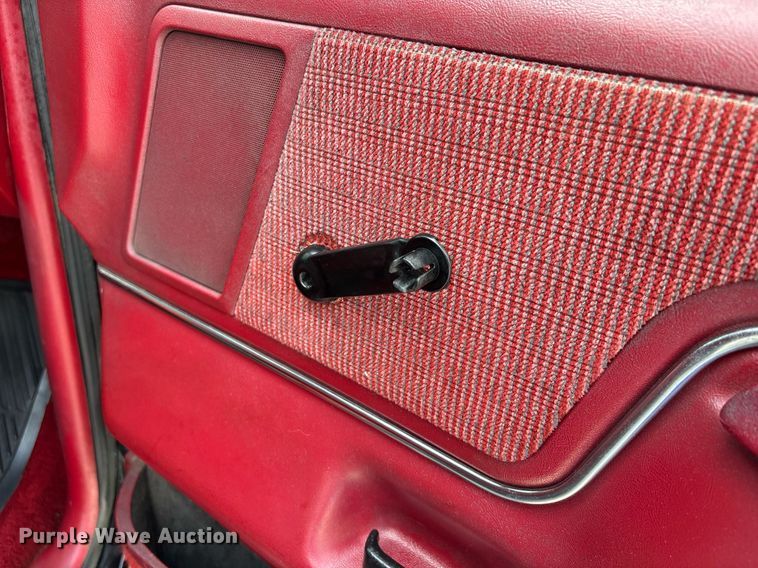 image for item DW7183 1988 Ford F150 XLT pickup truck