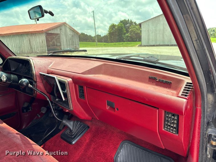 image for item DW7183 1988 Ford F150 XLT pickup truck