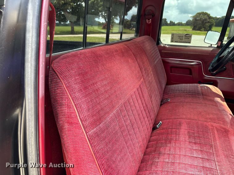 image for item DW7183 1988 Ford F150 XLT pickup truck