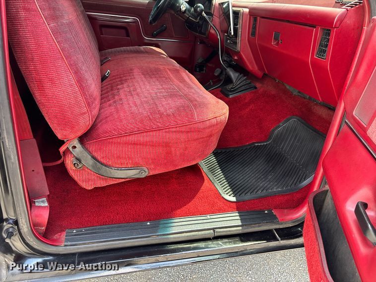 image for item DW7183 1988 Ford F150 XLT pickup truck