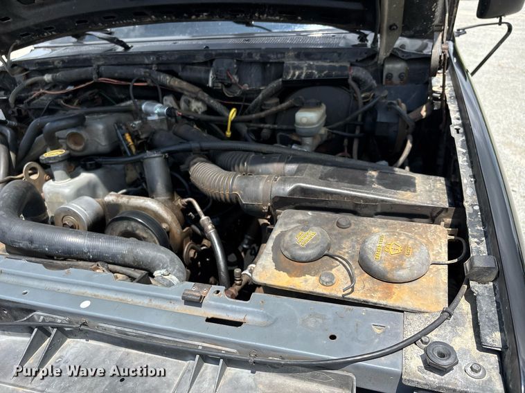 image for item DW7183 1988 Ford F150 XLT pickup truck