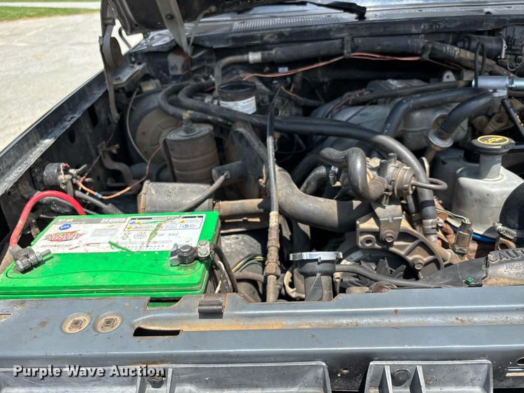 image for item DW7183 1988 Ford F150 XLT pickup truck