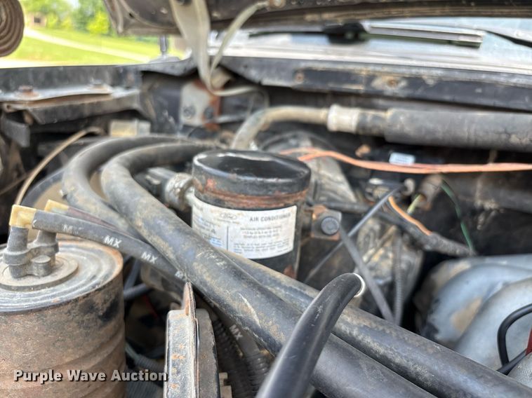 image for item DW7183 1988 Ford F150 XLT pickup truck