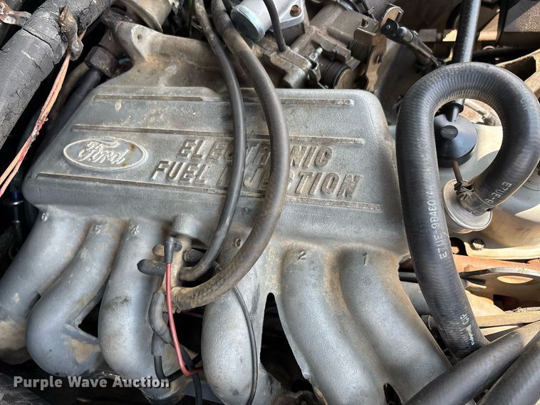 image for item DW7183 1988 Ford F150 XLT pickup truck