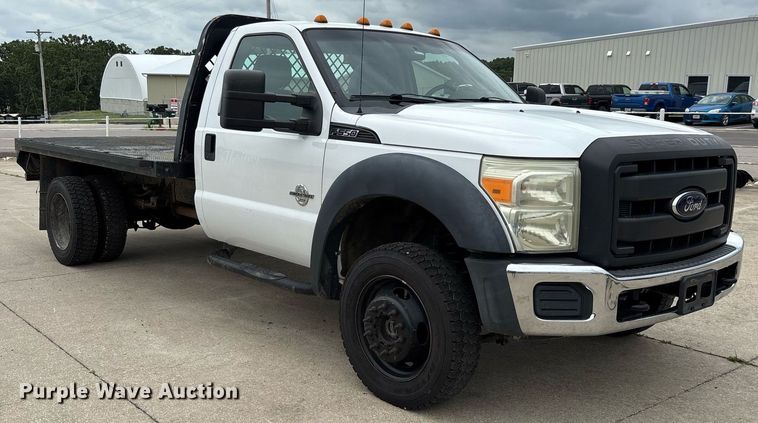 image for item DW7198 2012 Ford F550 XL flatbed truck