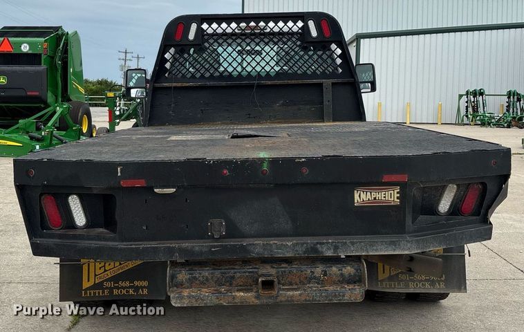 image for item DW7198 2012 Ford F550 XL flatbed truck