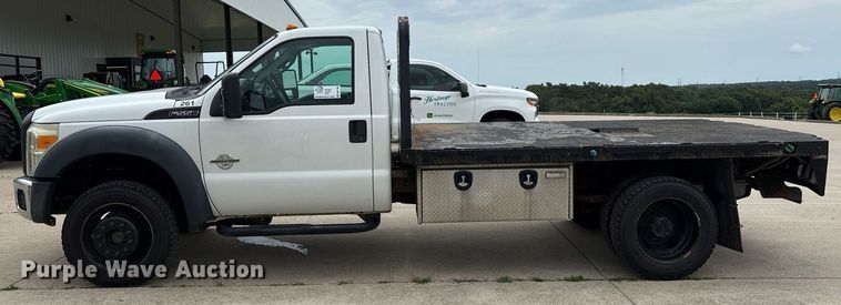 image for item DW7198 2012 Ford F550 XL flatbed truck