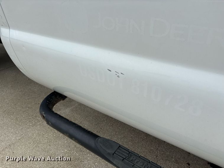 image for item DW7198 2012 Ford F550 XL flatbed truck