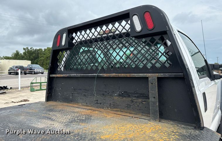 image for item DW7198 2012 Ford F550 XL flatbed truck