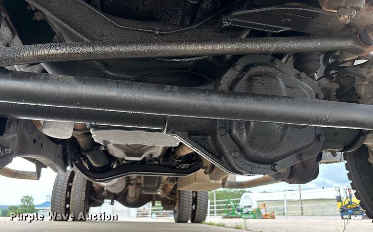 image for item DW7198 2012 Ford F550 XL flatbed truck