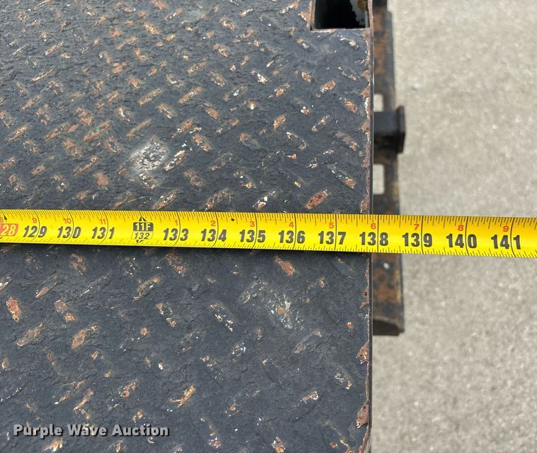 image for item DW7198 2012 Ford F550 XL flatbed truck