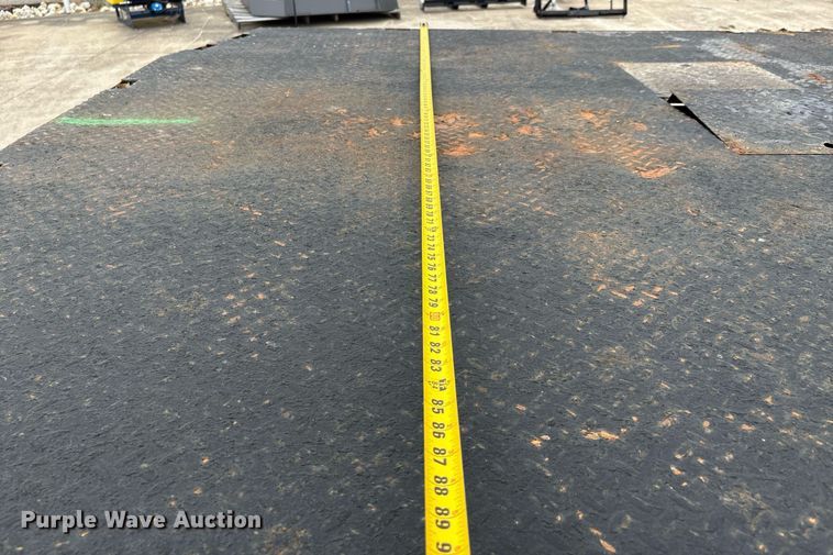 image for item DW7198 2012 Ford F550 XL flatbed truck