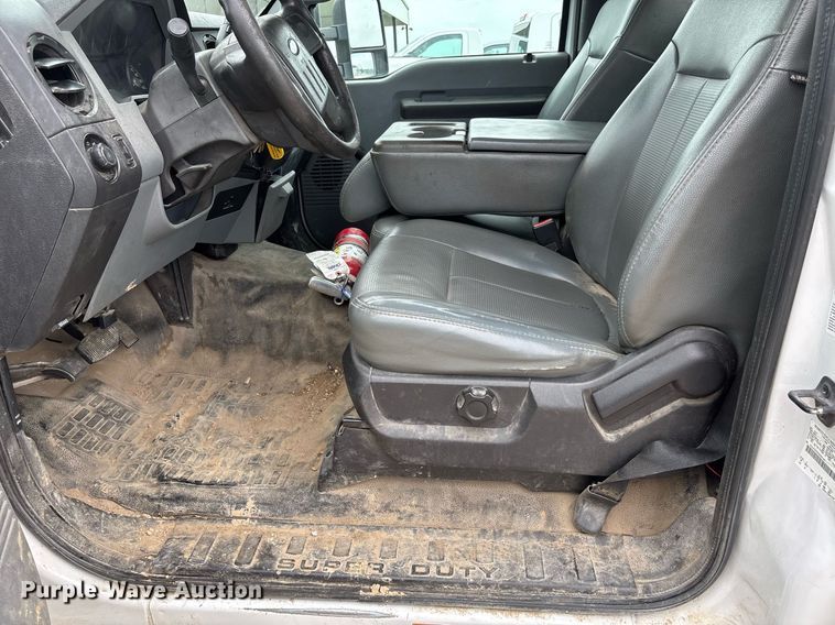 image for item DW7198 2012 Ford F550 XL flatbed truck