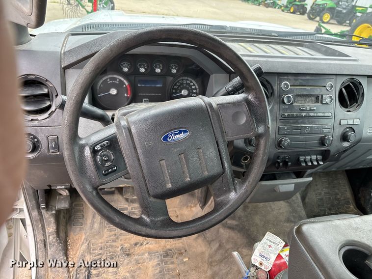 image for item DW7198 2012 Ford F550 XL flatbed truck