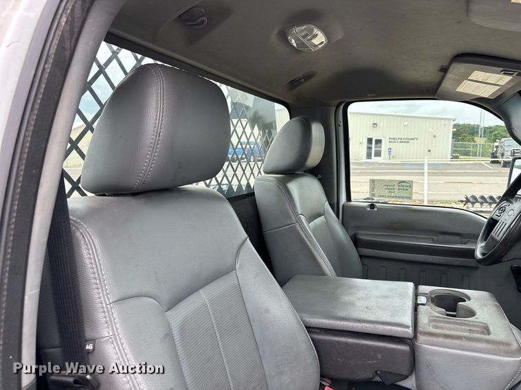 image for item DW7198 2012 Ford F550 XL flatbed truck