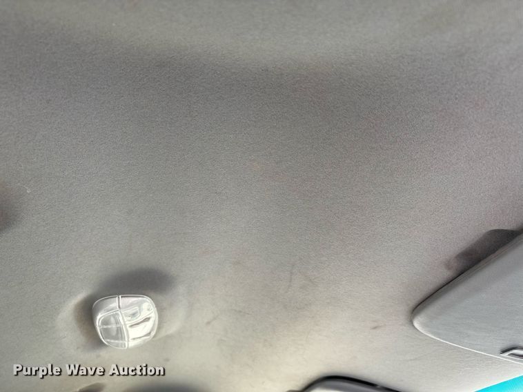 image for item DW7198 2012 Ford F550 XL flatbed truck