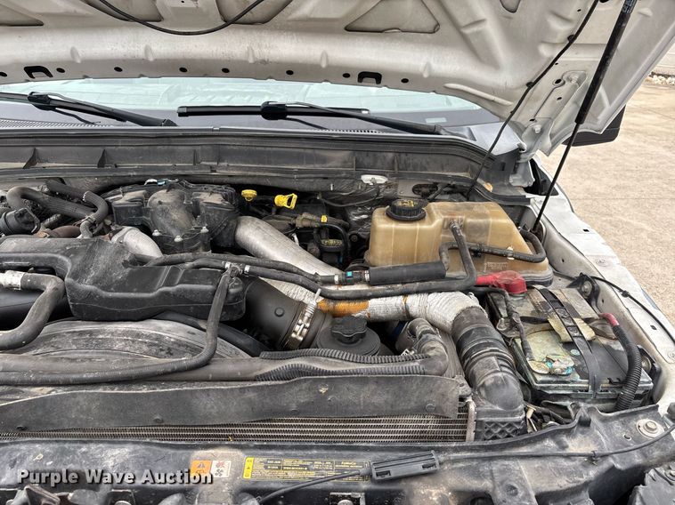 image for item DW7198 2012 Ford F550 XL flatbed truck