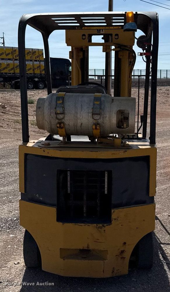 image for item DX5626 Caterpillar T40DSA forklift