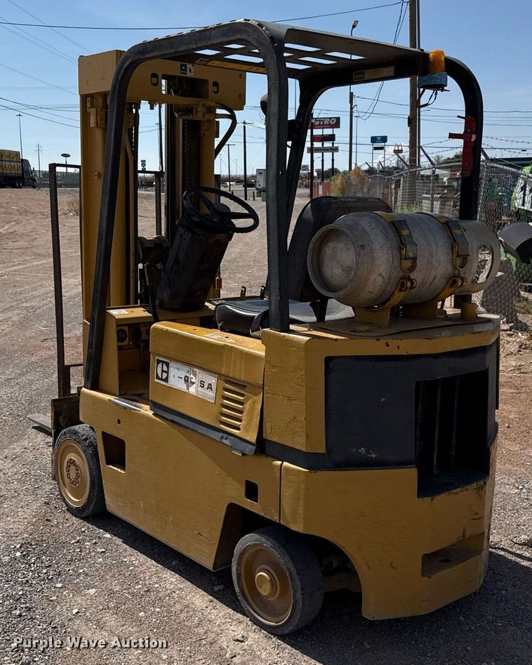 image for item DX5626 Caterpillar T40DSA forklift