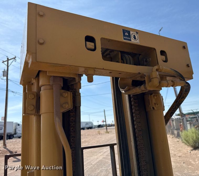 image for item DX5626 Caterpillar T40DSA forklift