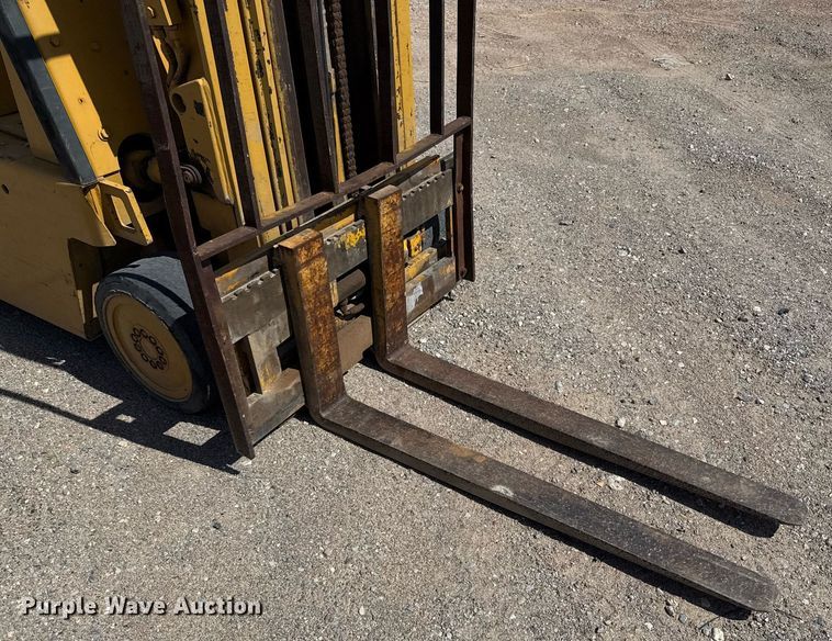 image for item DX5626 Caterpillar T40DSA forklift