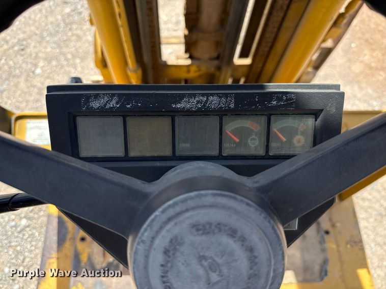 image for item DX5626 Caterpillar T40DSA forklift