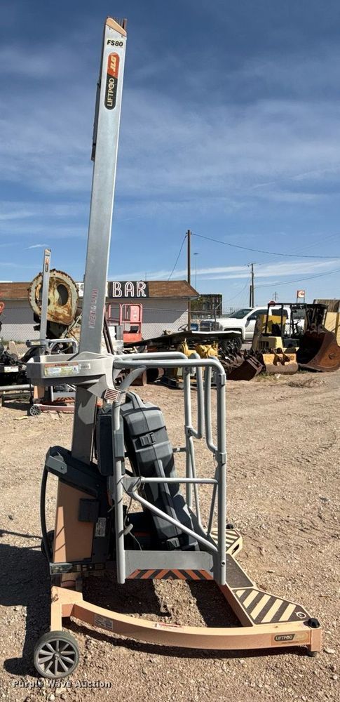 image for item DX5628 JLG FS80 D3 vertical lift