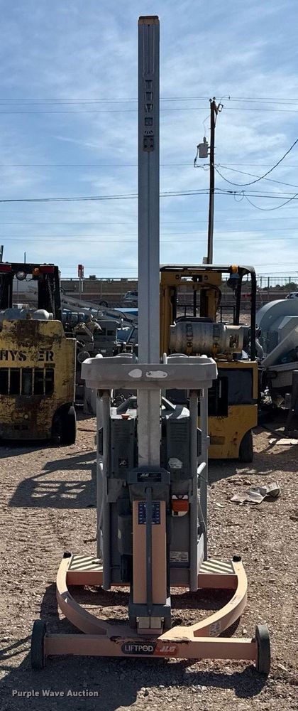 image for item DX5628 JLG FS80 D3 vertical lift