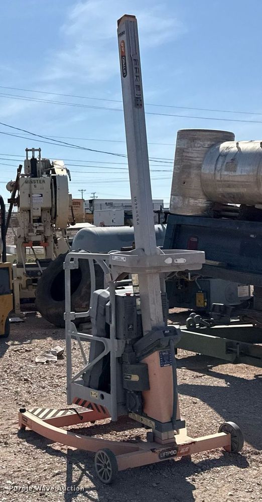 image for item DX5628 JLG FS80 D3 vertical lift