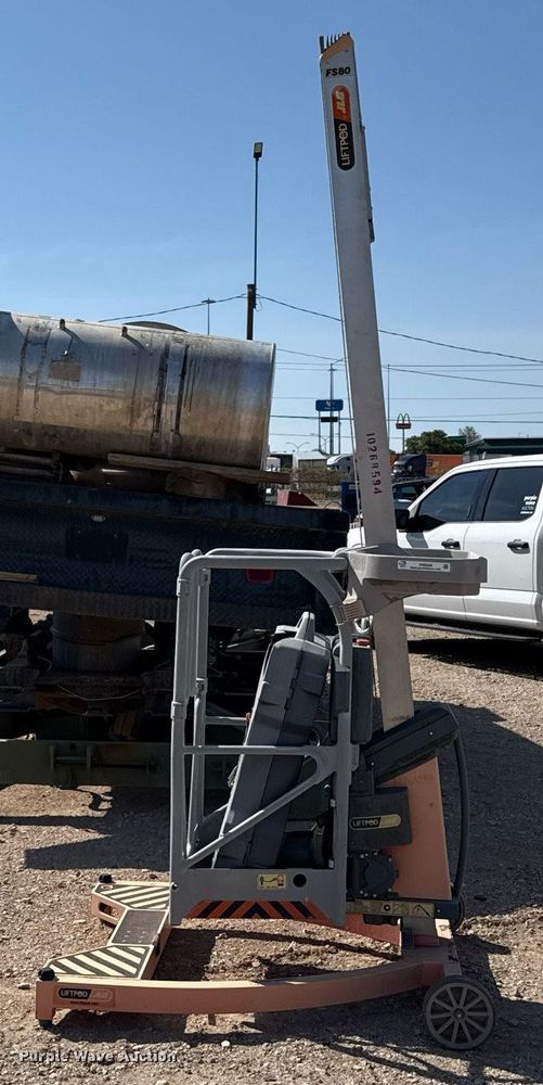 image for item DX5628 JLG FS80 D3 vertical lift