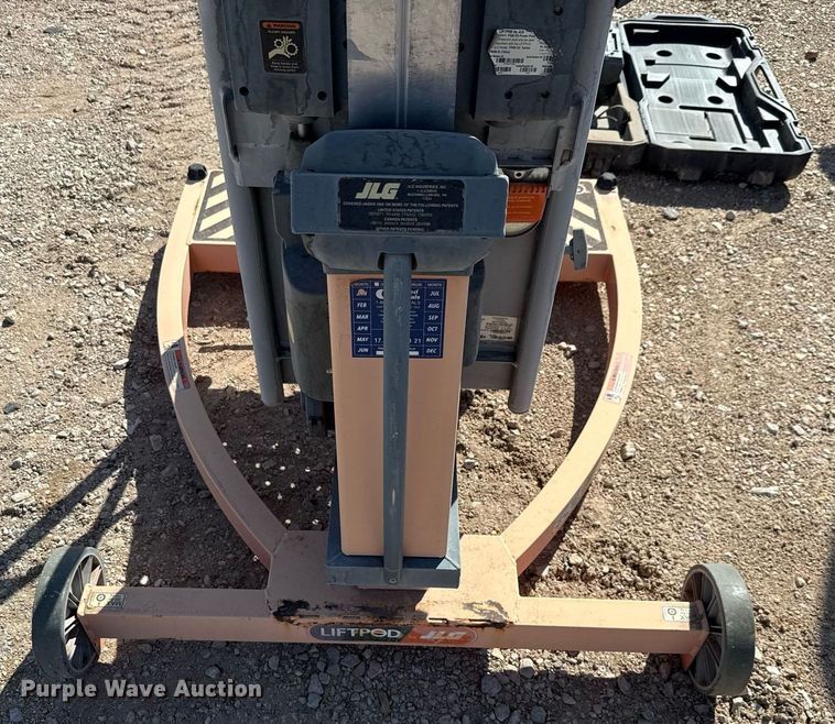 image for item DX5628 JLG FS80 D3 vertical lift