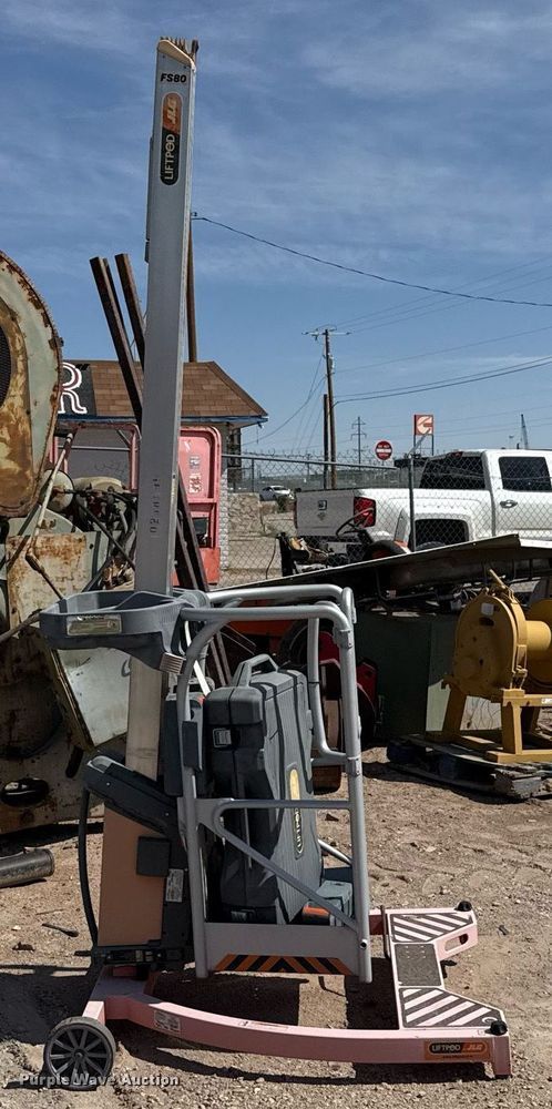 image for item DX5629 JLG FS80 D3 vertical lift