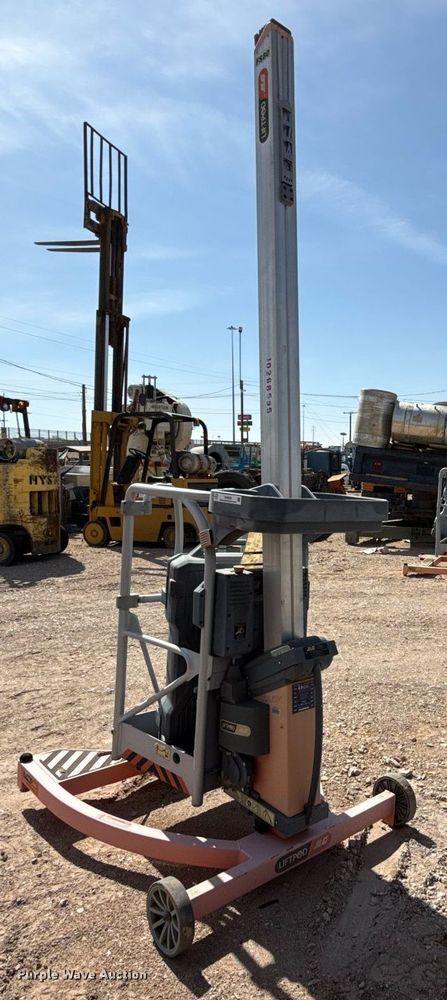 image for item DX5629 JLG FS80 D3 vertical lift