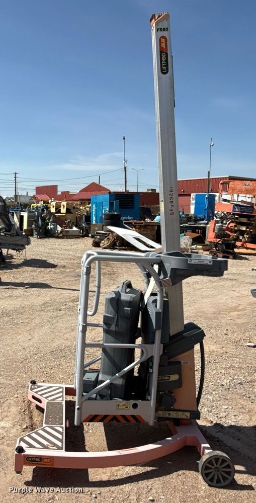 image for item DX5629 JLG FS80 D3 vertical lift